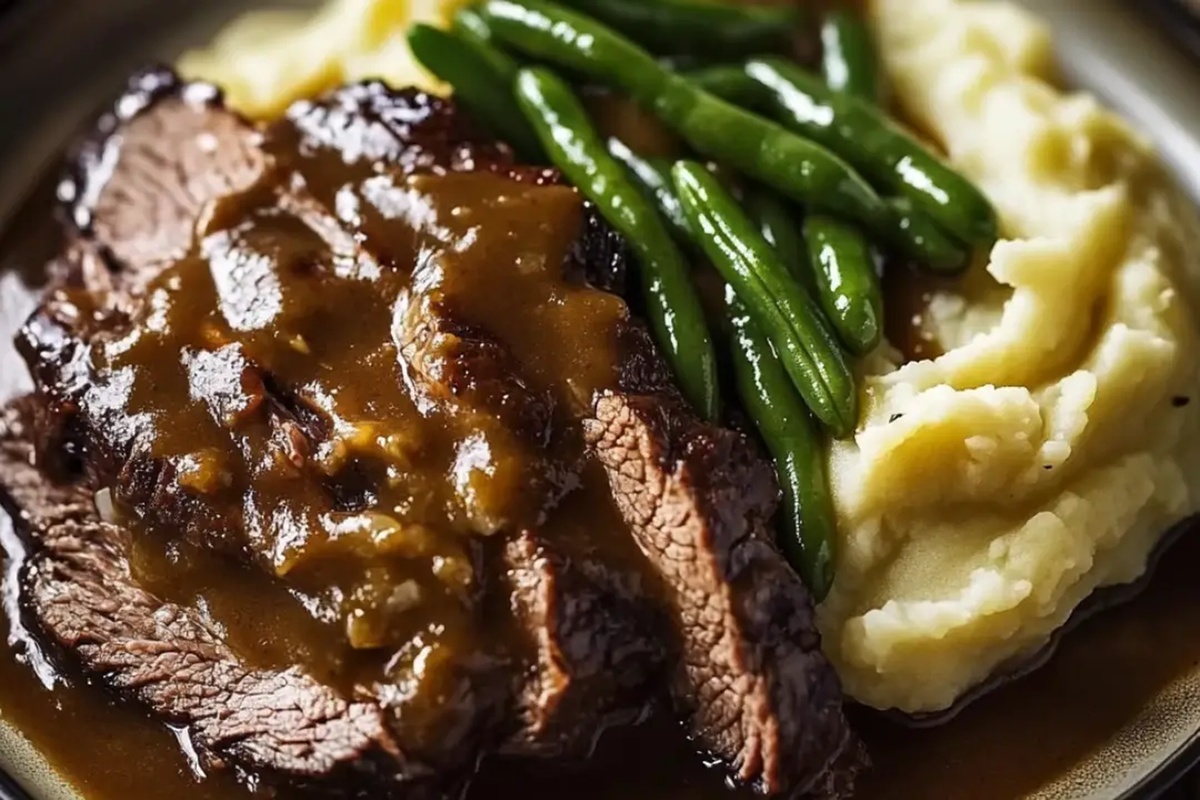 Beef Roast With Mashed Potatoes, Green Beans & Gravy Recipe