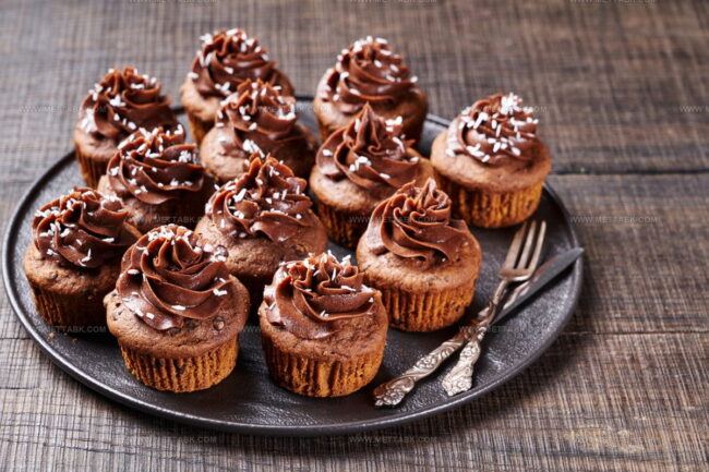 How Can Egg Substitutes Preserve The Rich Taste In Cupcakes?