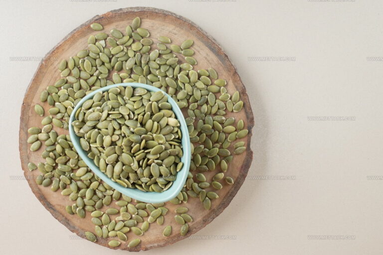 3 Pepita Seed Substitutes for Crunch and Texture