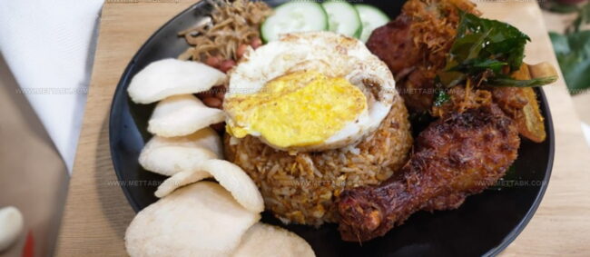 Nasi Goreng Ayam