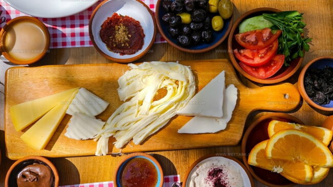 What Is a Typical Turkish Breakfast Made Of?