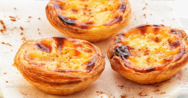 32 Golden European Puff Pastries That Melt in Your Mouth