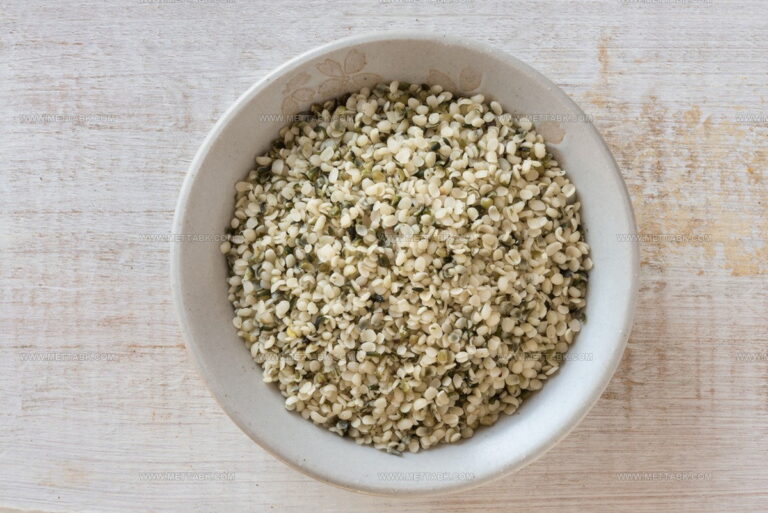 3 Hemp Heart Alternatives for Crunch and Nutrition