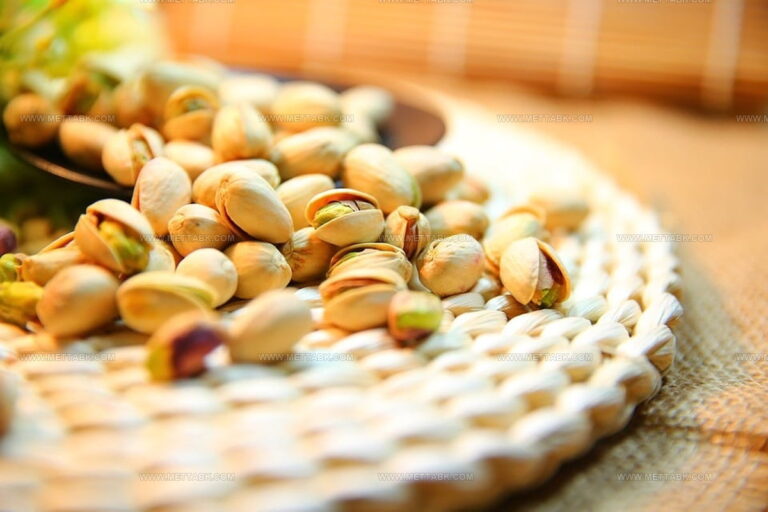 What Do Pistachios Taste Like? Nutty Magic in Every Bite!